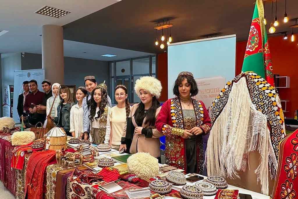 Bişkekde Halkara parahatçylyk we ynanyşmak ýylyna bagyşlanan çäre guraldy