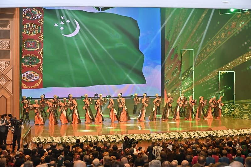 Aşgabatda Türkmenistanyň Garaşsyzlygynyň 35 ýyllygy mynasybetli baýramçylyk konserti geçirildi