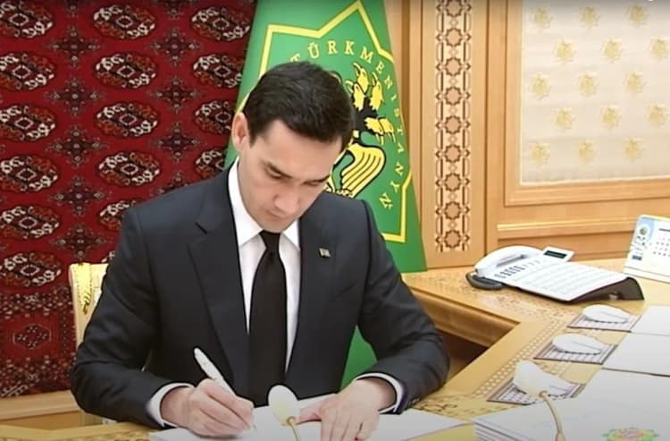 Президент Туркменистана подписал Постановление о совершенствовании материально-технической базы нефтегазовой отрасли