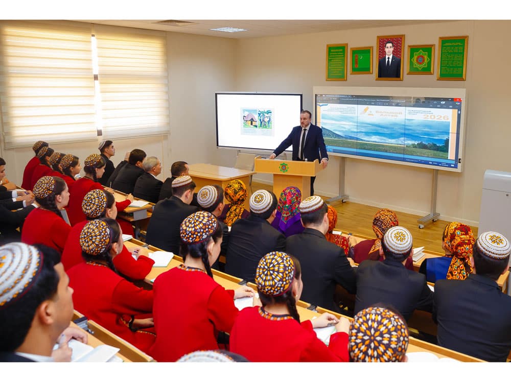Altai State University institute director gives class in Turkmenistan on “Great Altai” expedition