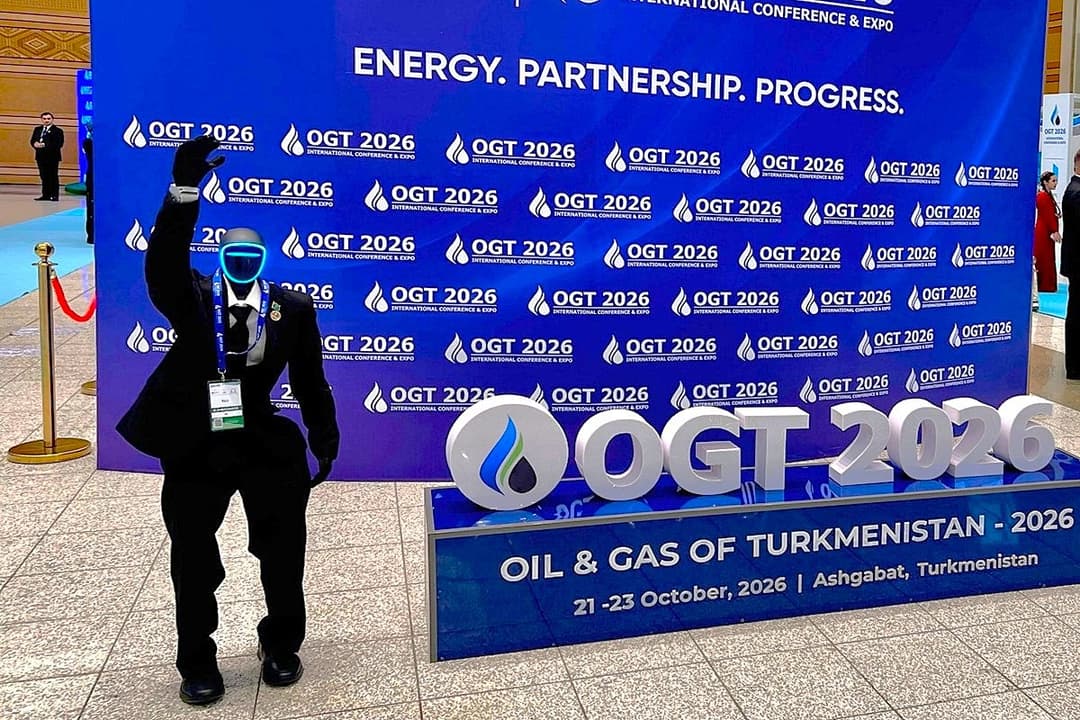 Robot ALI Aşgabatda OGT 2026 sergisiniň myhmanlaryny garşylady