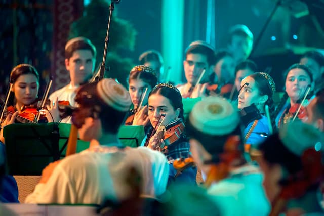Türkmenistanyň Garaşsyzlygynyň 35 ýyllygy mynasybetli Aşgabatda baýramçylyk konsertleri we spektakllar geçiriler