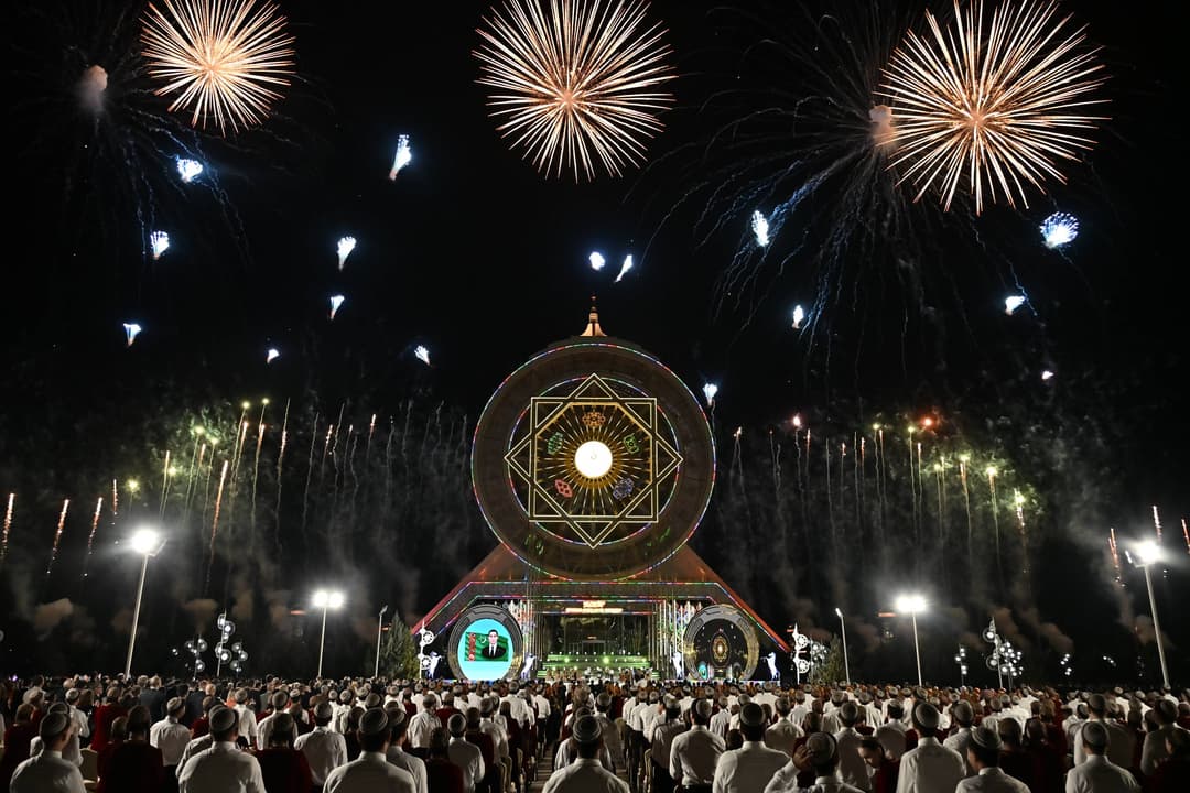 Türkmenistanyň Garaşsyzlyk güni mynasybetli baýramçylyk feýerwerk bilen tamamlandy
