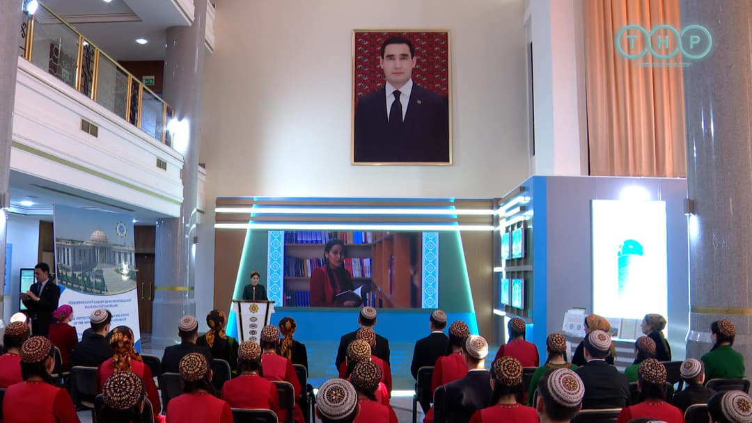 Türkmenistanda halkara žurnalistikasy hünärini ele alýan öňdebaryjy talyplar sylaglanyldy