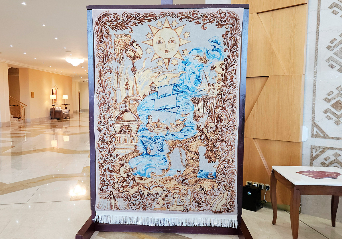 アート・デザイン・音楽 Turkmen Carpets Turkmenistan creates unique handmade carpet inspired by Pushkin's